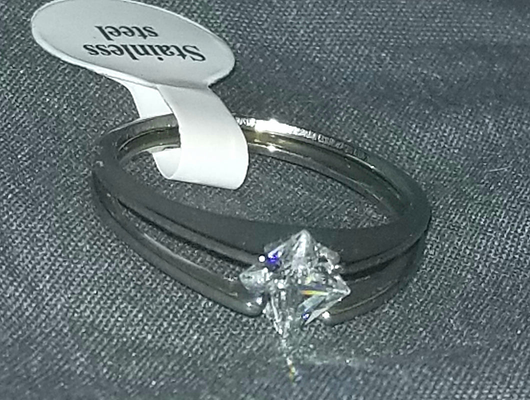 Silver Rhinestone Ring Size 8