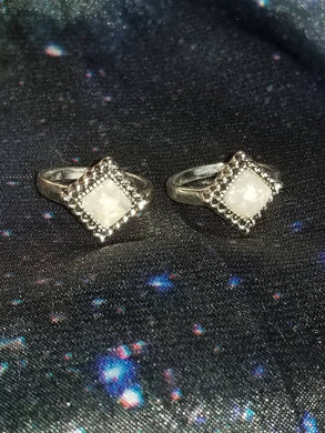 White Iridescent Diamond Shaped Ring (Size 5)