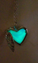 Witches Heart Necklace (Glow in the Dark)